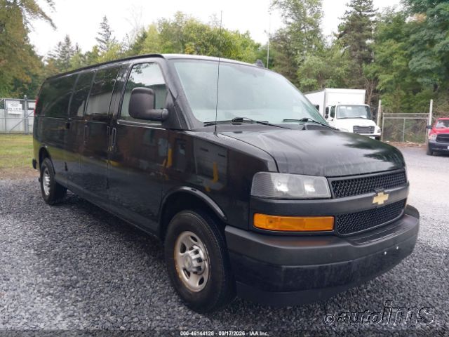 2020 CHEVROLET Express