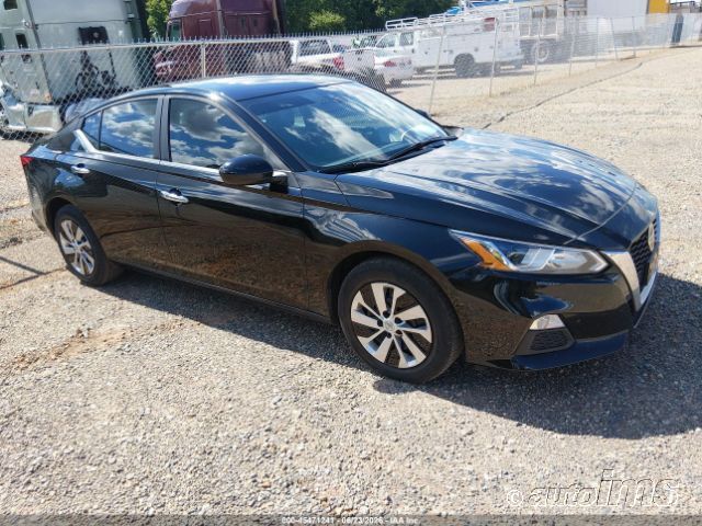 2021 NISSAN Altima