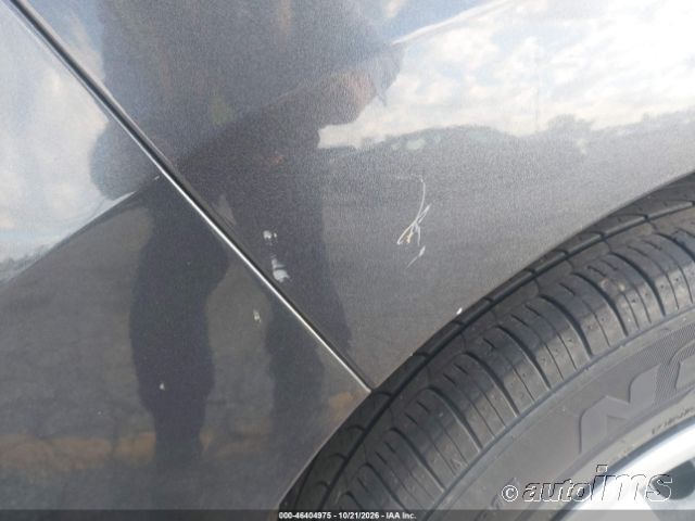 2020 Hyundai Elantra photo 2