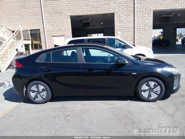 2019 Hyundai Ioniq photo 3