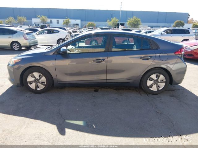 2018 Hyundai Ioniq photo 3