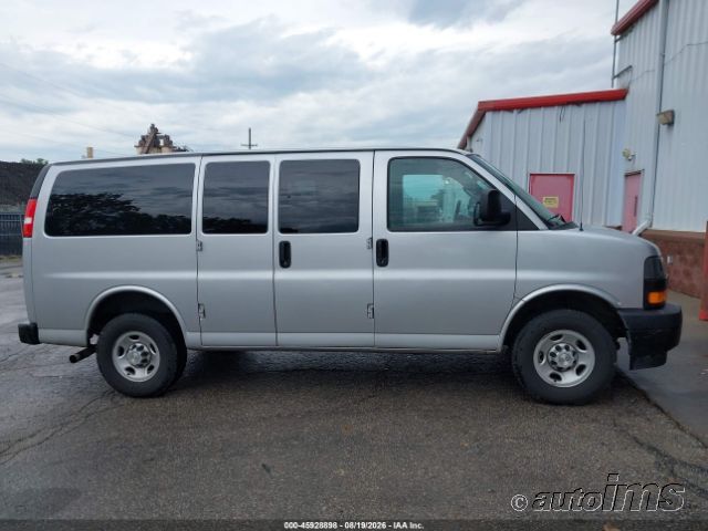 2024 Chevrolet Express photo 4