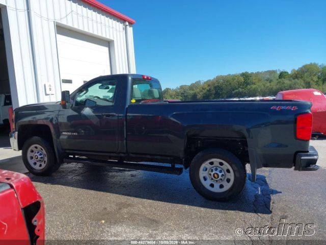 2017 Chevrolet Silverado photo 6