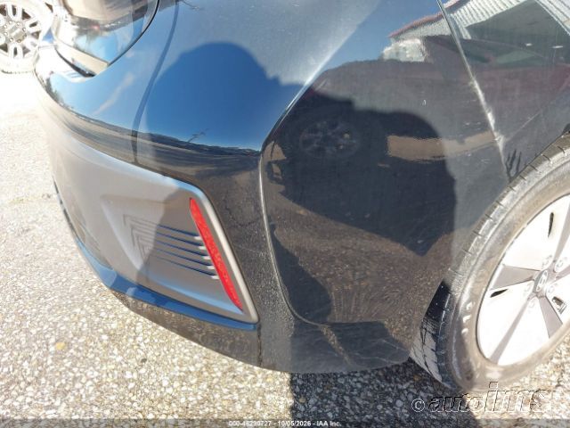 2021 Hyundai Ioniq photo 2