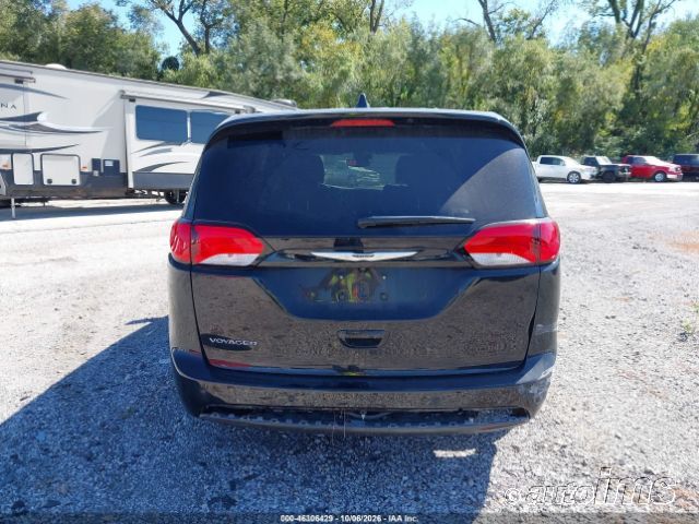 2025 Chrysler Voyager photo 7