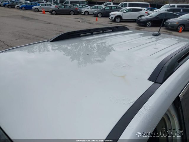 2016 Chevrolet Equinox photo 2