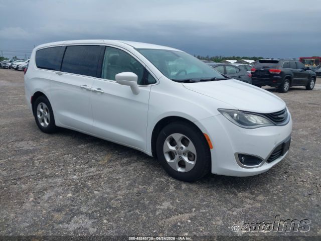 2018 Chrysler Pacifica-P