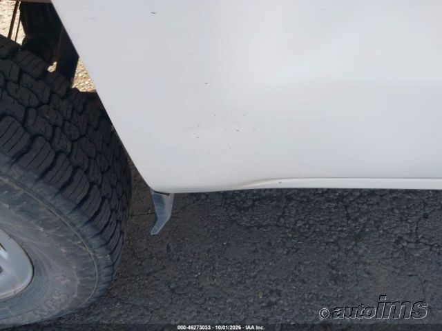2017 Chevrolet Silverado photo 2