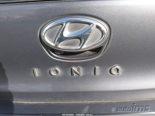2018 Hyundai Ioniq photo 2