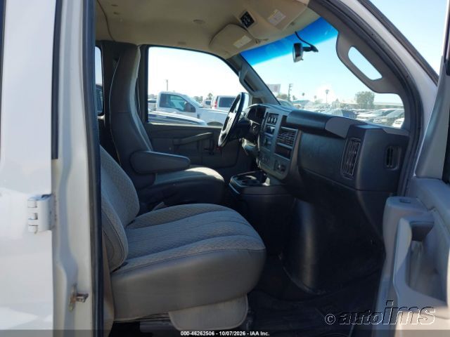 2019 Chevrolet Express photo 4