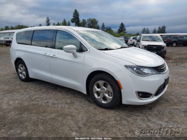 2017 Chrysler Pacifica-P