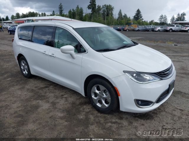 2017 Chrysler Pacifica-P