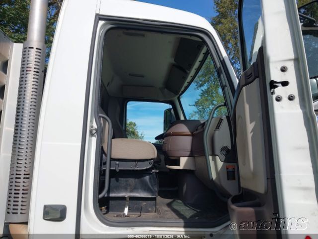 2013 Volvo Truck Vnl photo 3