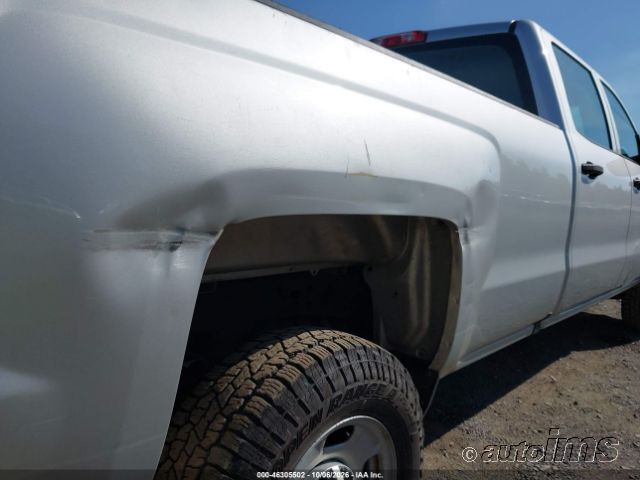 2018 Chevrolet Silverado photo 2