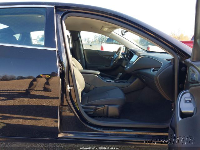 2020 Chevrolet Malibu photo 3