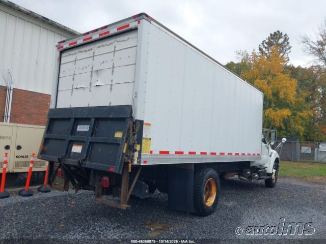 2013 Ford F-750 photo 7