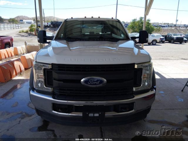 2017 Ford F-450 photo 6