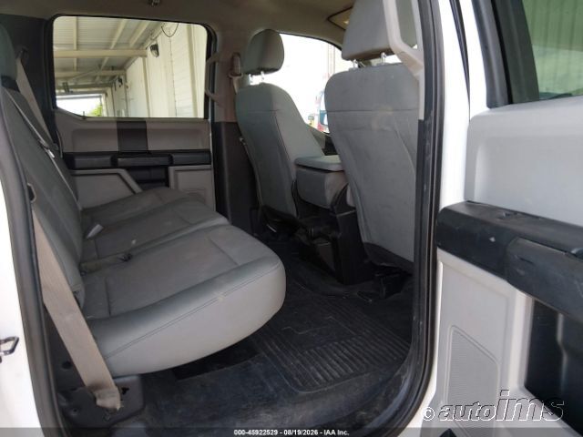 2017 Ford F-450 photo 7