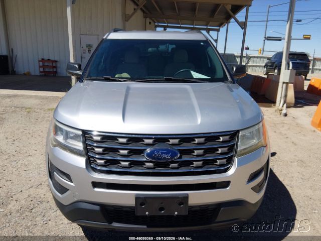 2017 Ford Explorer photo 2