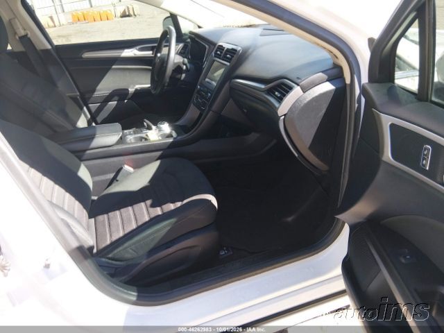 2020 Ford Fusion photo 3