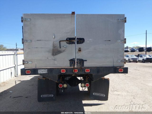 2014 Freightliner M2 106 photo 7