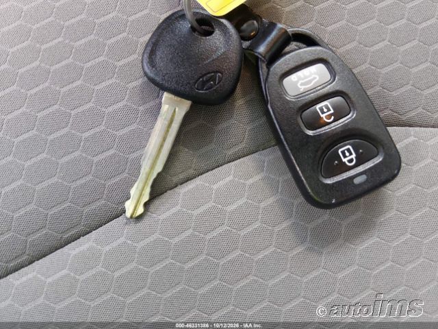 2020 Hyundai Elantra photo 5