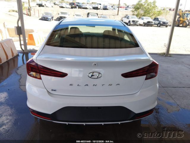 2020 Hyundai Elantra photo 3