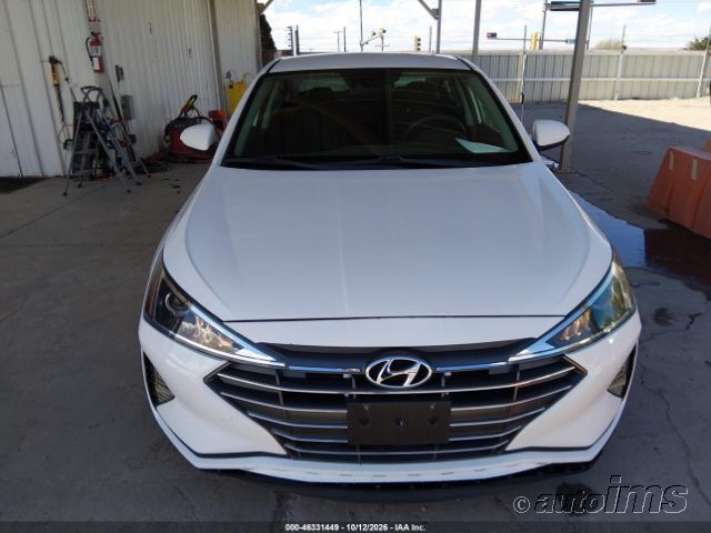 2020 Hyundai Elantra photo 2