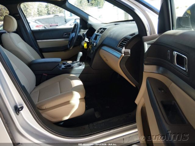 2017 Ford Explorer photo 3