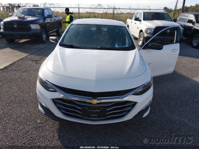 2020 Chevrolet Malibu photo 2