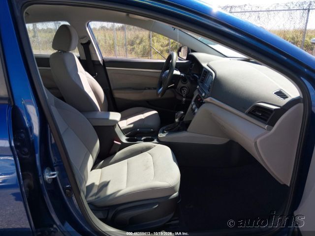 2020 Hyundai Elantra photo 5
