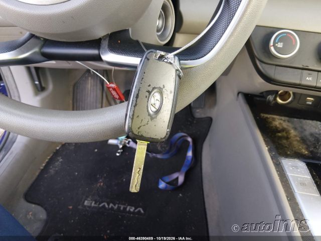 2021 Hyundai Elantra photo 7