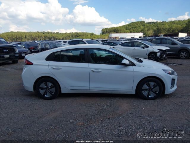 2021 Hyundai Ioniq photo 3