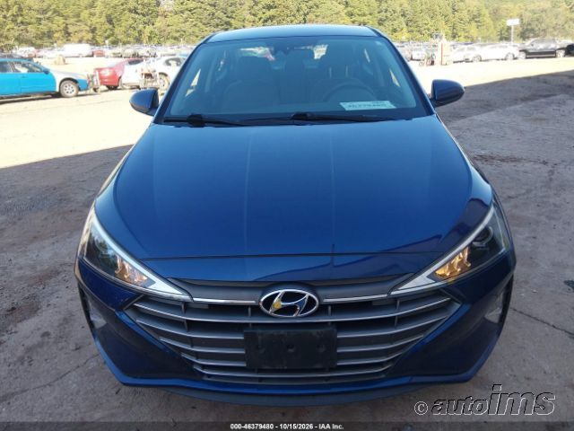 2020 Hyundai Elantra photo 2
