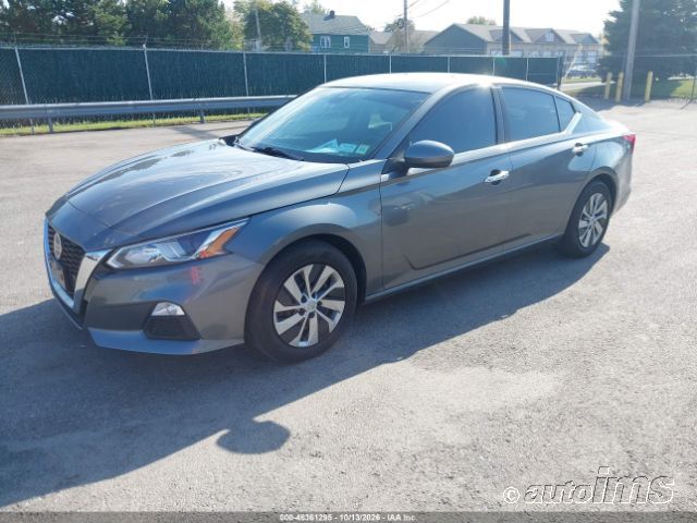 2021 Nissan Altima photo 7