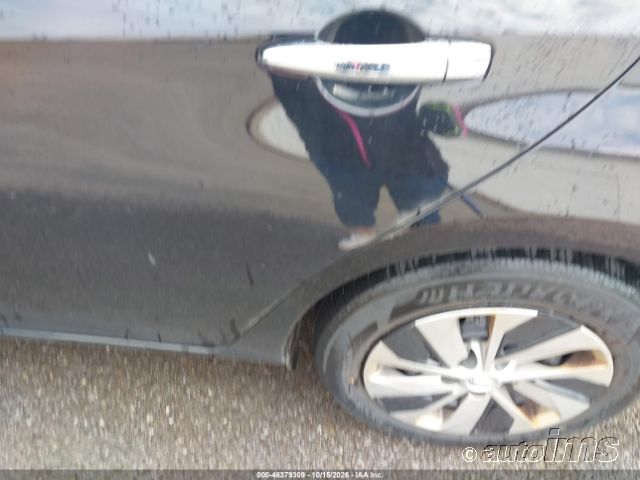 2021 Nissan Altima photo 2