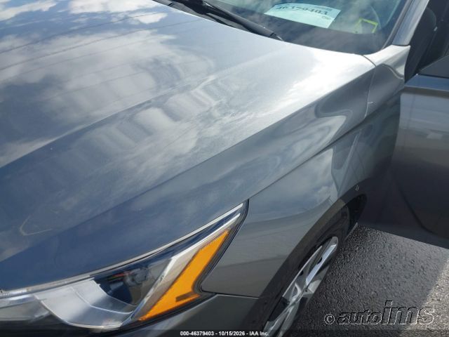 2021 Nissan Altima photo 2