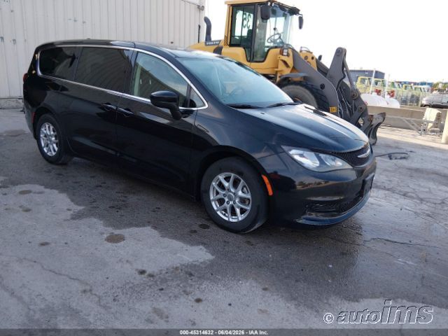 2022 Chrysler Voyager