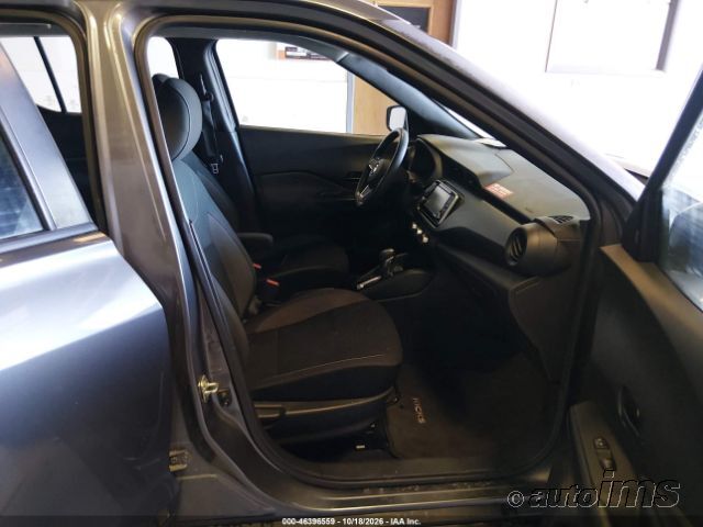 2020 Nissan Kicks photo 3