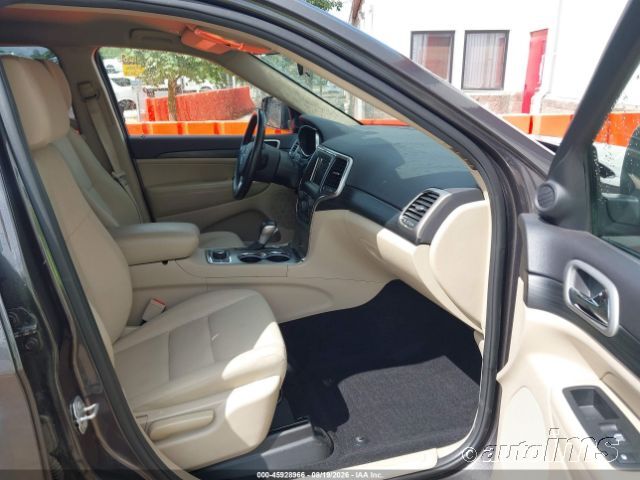 2020 Jeep Grand Cherokee photo 5