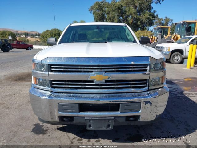 2017 Chevrolet Silverado photo 4