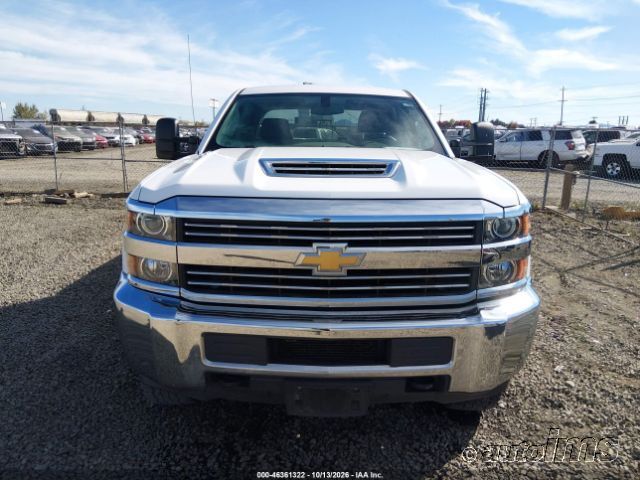 2017 Chevrolet Silverado photo 3