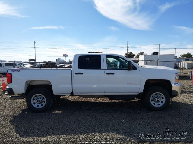 2017 Chevrolet Silverado photo 4