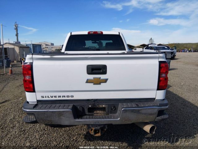 2017 Chevrolet Silverado photo 7