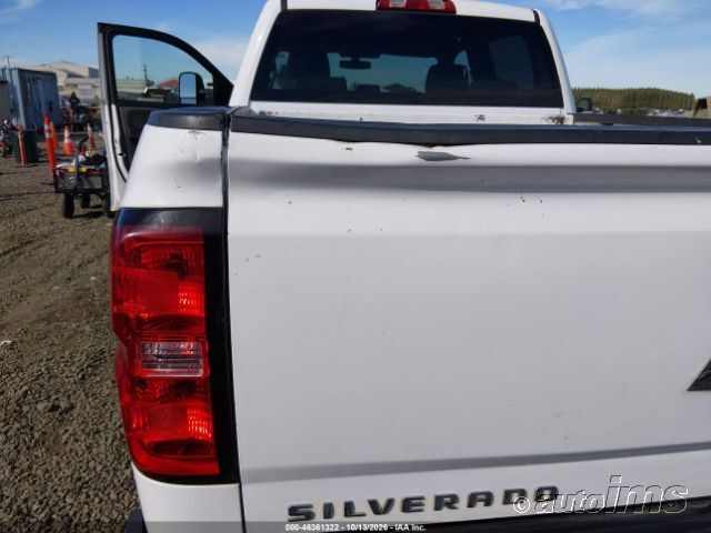 2017 Chevrolet Silverado photo 2