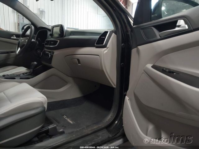 2021 Hyundai Tucson photo 3