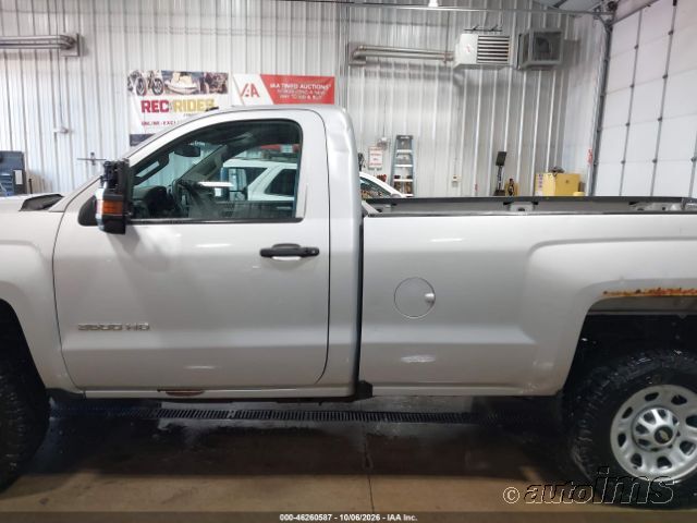 2017 Chevrolet Silverado photo 5