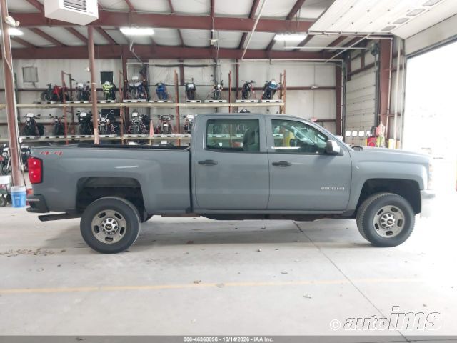 2016 Chevrolet Silverado photo 3