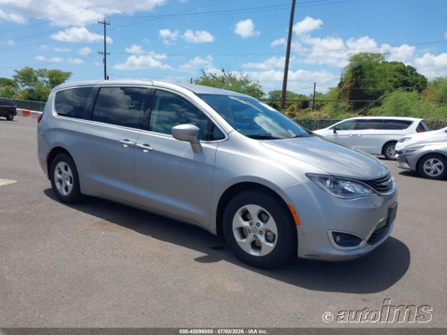2017 Chrysler Pacifica-P