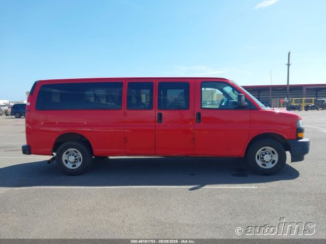 2018 Chevrolet Express photo 4
